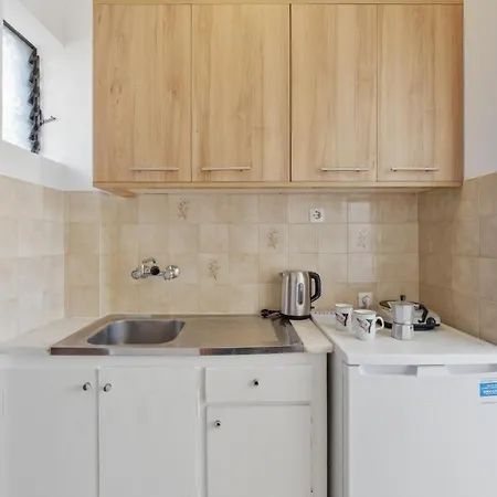 Alexandra 4 Apartment